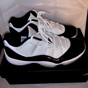 AIR JORDAN 11 RETRO LOW CONCORD